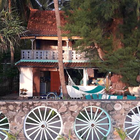 Kai'S Beach House Villa غيلي آير المظهر الخارجي الصورة