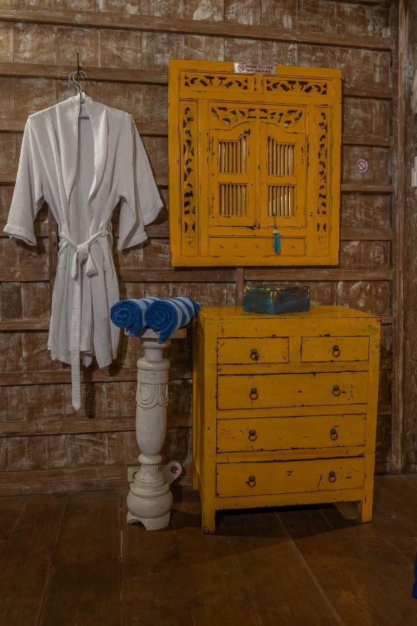 Kai'S Beach House Villa غيلي آير المظهر الخارجي الصورة